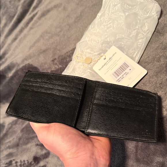 Gucci Black Leather Wallet w/ Kingsnake Motif - Picture 4 of 11